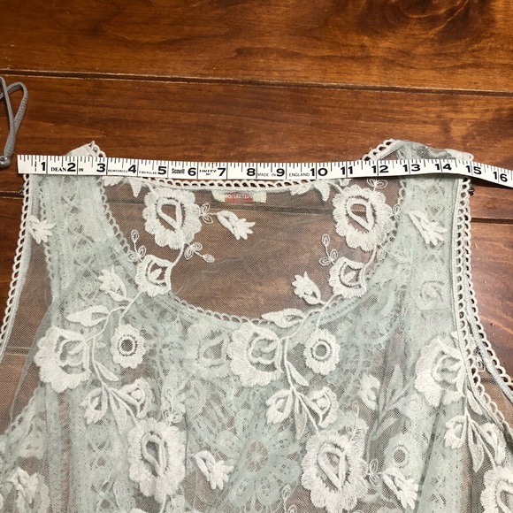 Sundance romantic lace overlay dress. size 12 - Picture 5 of 7